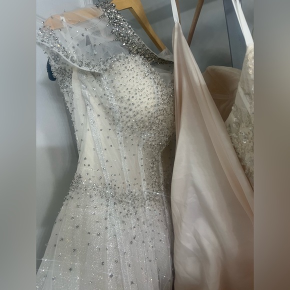 Wedding Dress - Picture 2 of 4